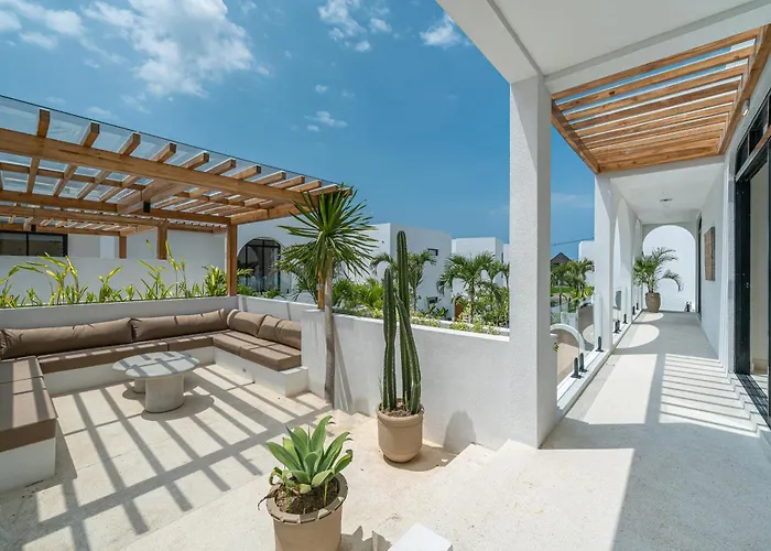 Amici Pererenan - Modern & Private 3br Pool Villa Canggu (Bali)
