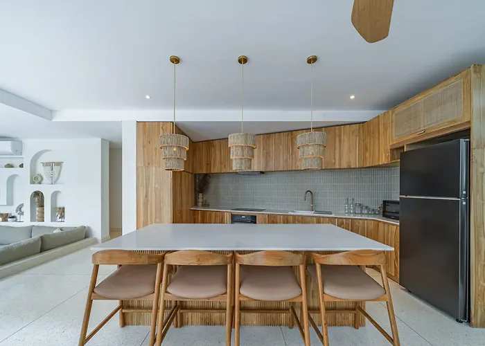 Amici Pererenan - Modern & Private 3br Pool Canggu (Bali)