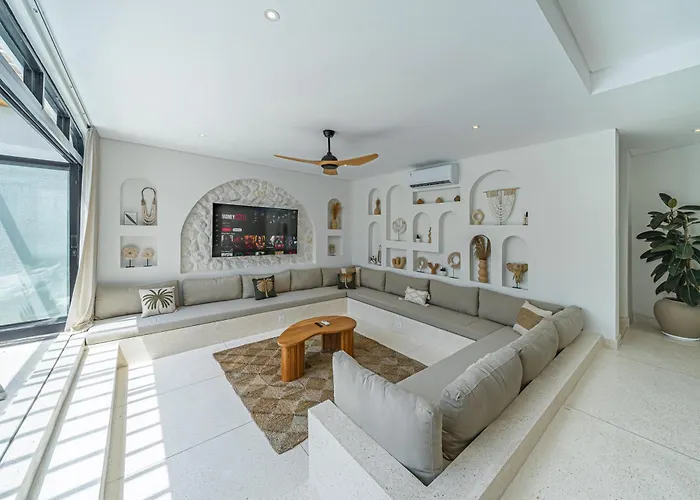 Villa Amici Pererenan - Modern & Private 3br Pool *