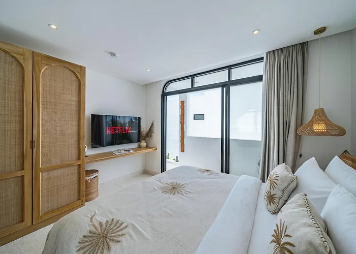 Amici Pererenan - Modern & Private 3br Pool Villa Canggu (Bali)